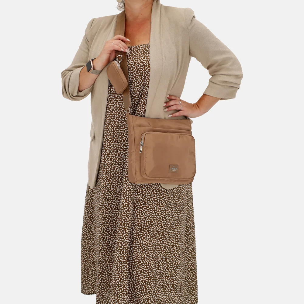 Charm London crossbody tas taupe bij Duifhuizen