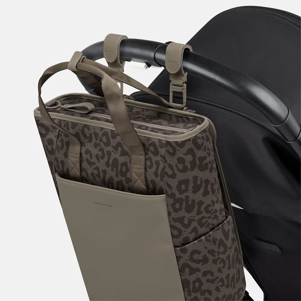 Kapten & Son Lindby Pro laptoprugzak dark brown bij Duifhuizen