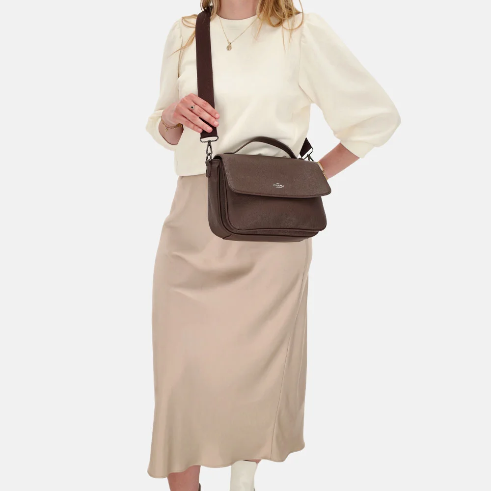 Charm London Mulberry street crossbody tas donkerbruin bij Duifhuizen