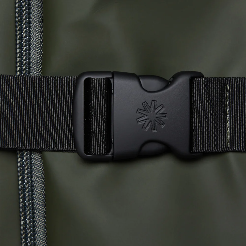 Rains Travelbag Small reistas 54 cm green bij Duifhuizen