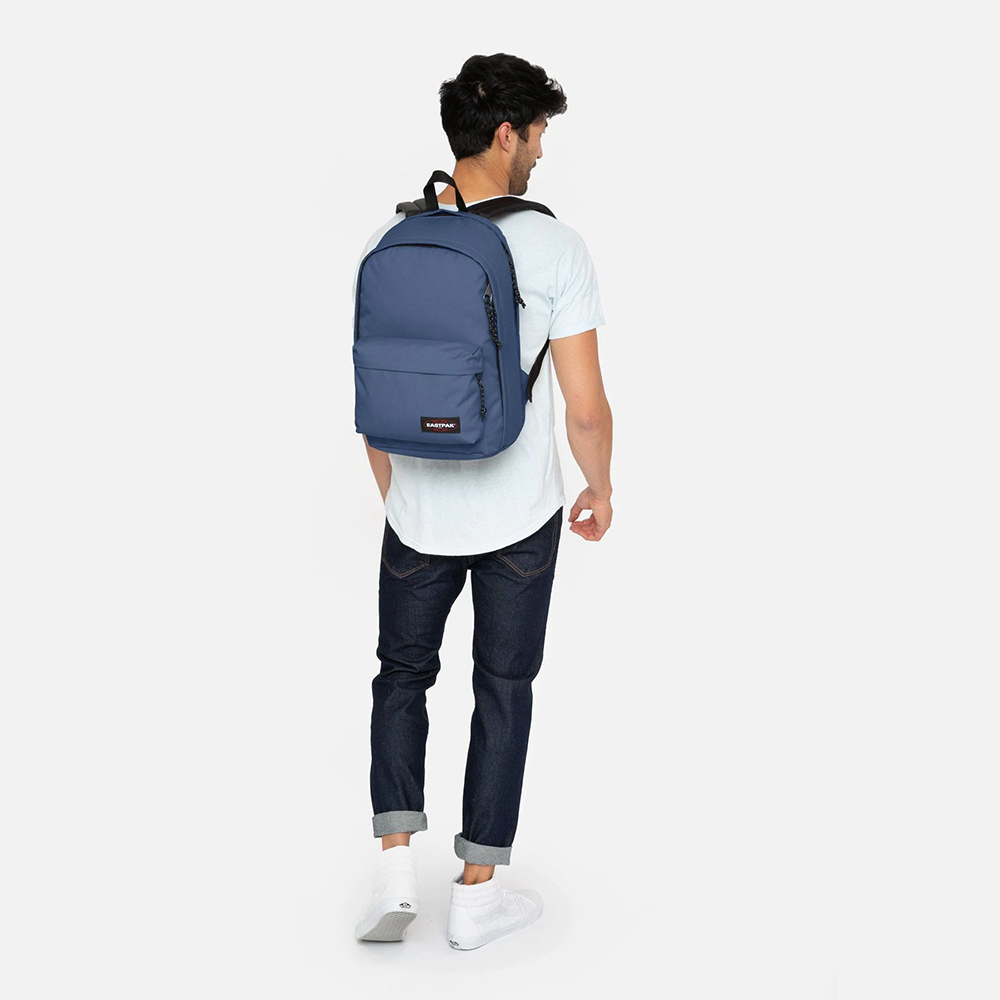 Eastpak Out of Office rugzak 14 inch humble blue bij Duifhuizen