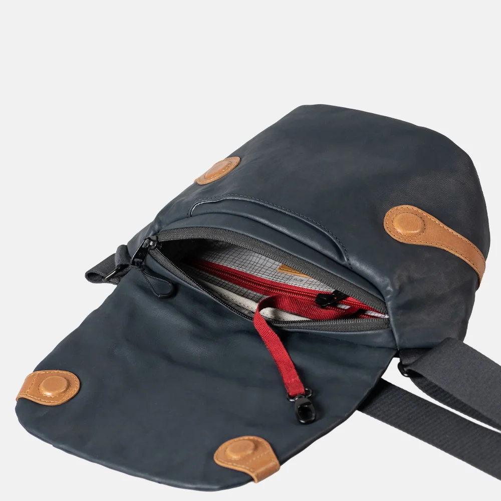 Aunts and Uncles Kazo crossbody tas night navy bij Duifhuizen