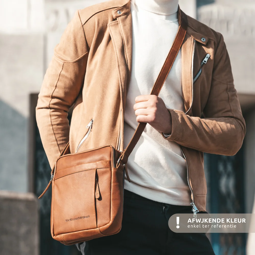 Chesterfield Alva schoudertas dark brown bij Duifhuizen