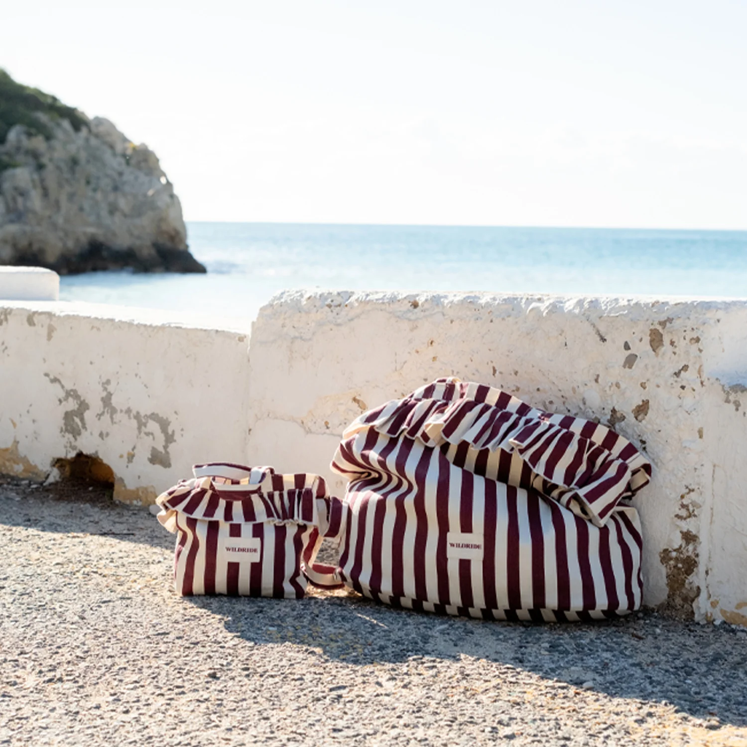 Wildride Ruffle shopper bordeaux stripe bij Duifhuizen