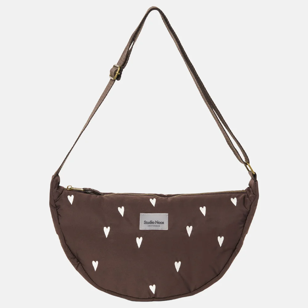 Studio Noos Puffy Adult fannypack crossbody tas brown hearts bij Duifhuizen