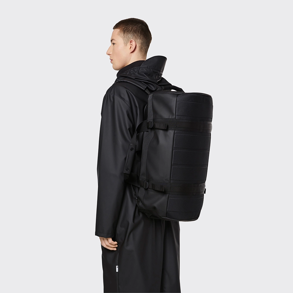 Rains Duffel Bag weekendtas 34 L black bij Duifhuizen