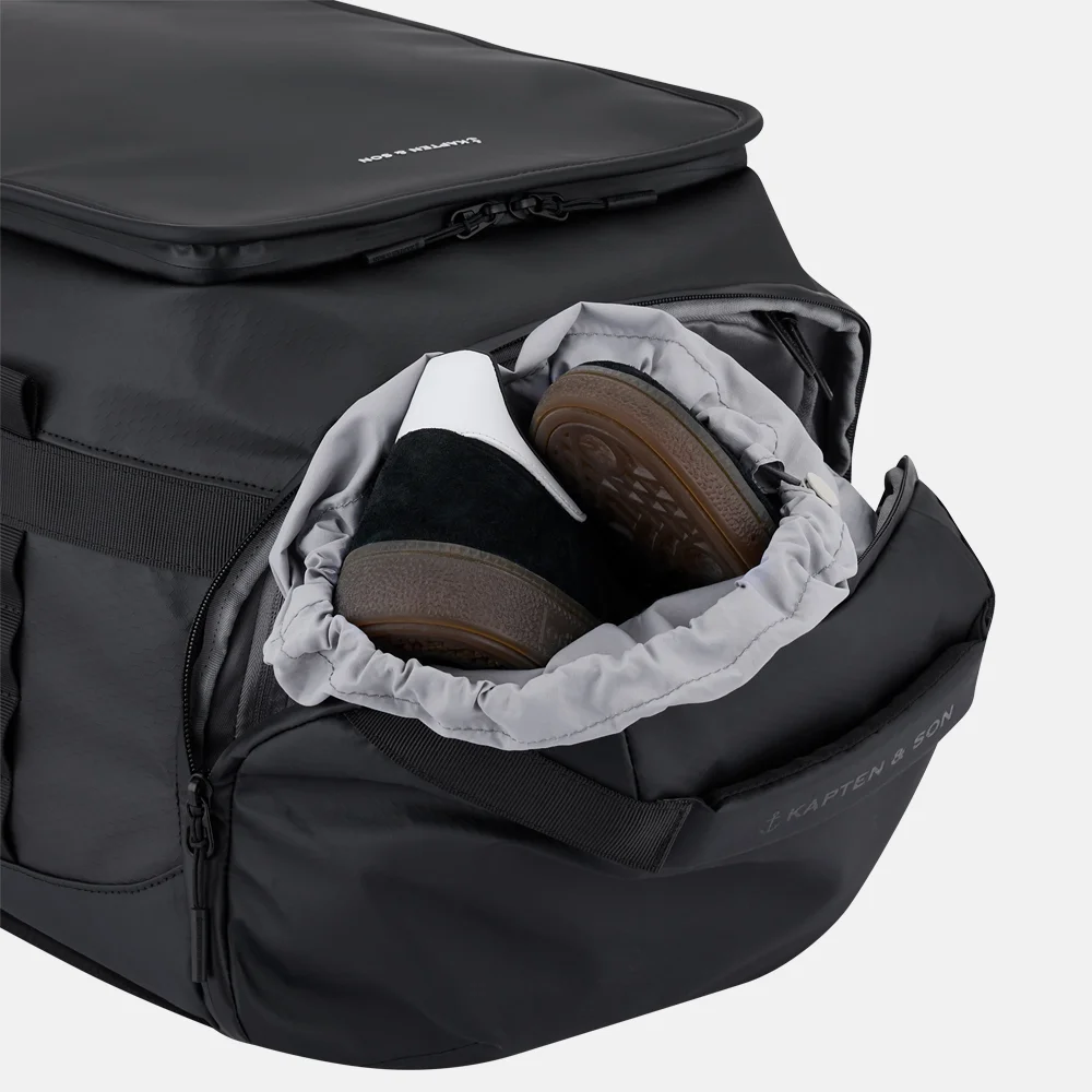 Kapten & Son Lisbon duffle rugzak all black bij Duifhuizen