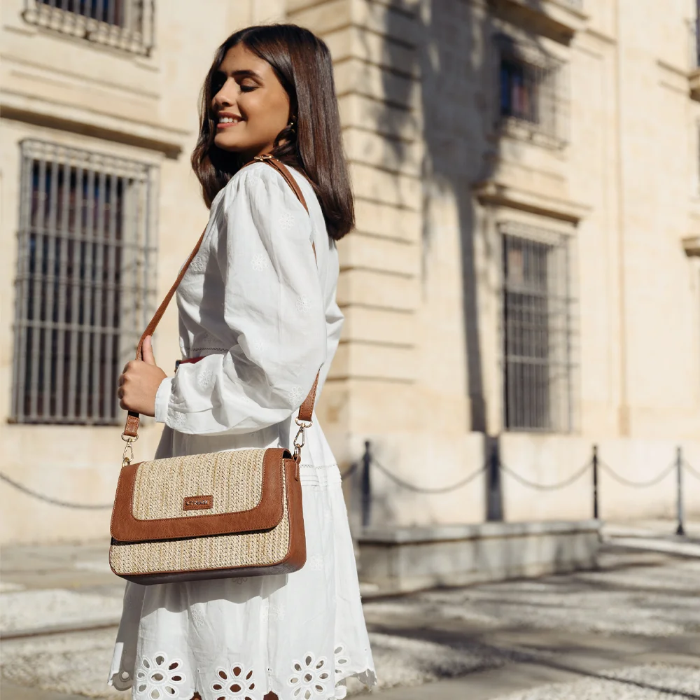 Charm London Hillingdon crossbody tas beige/cognac bij Duifhuizen