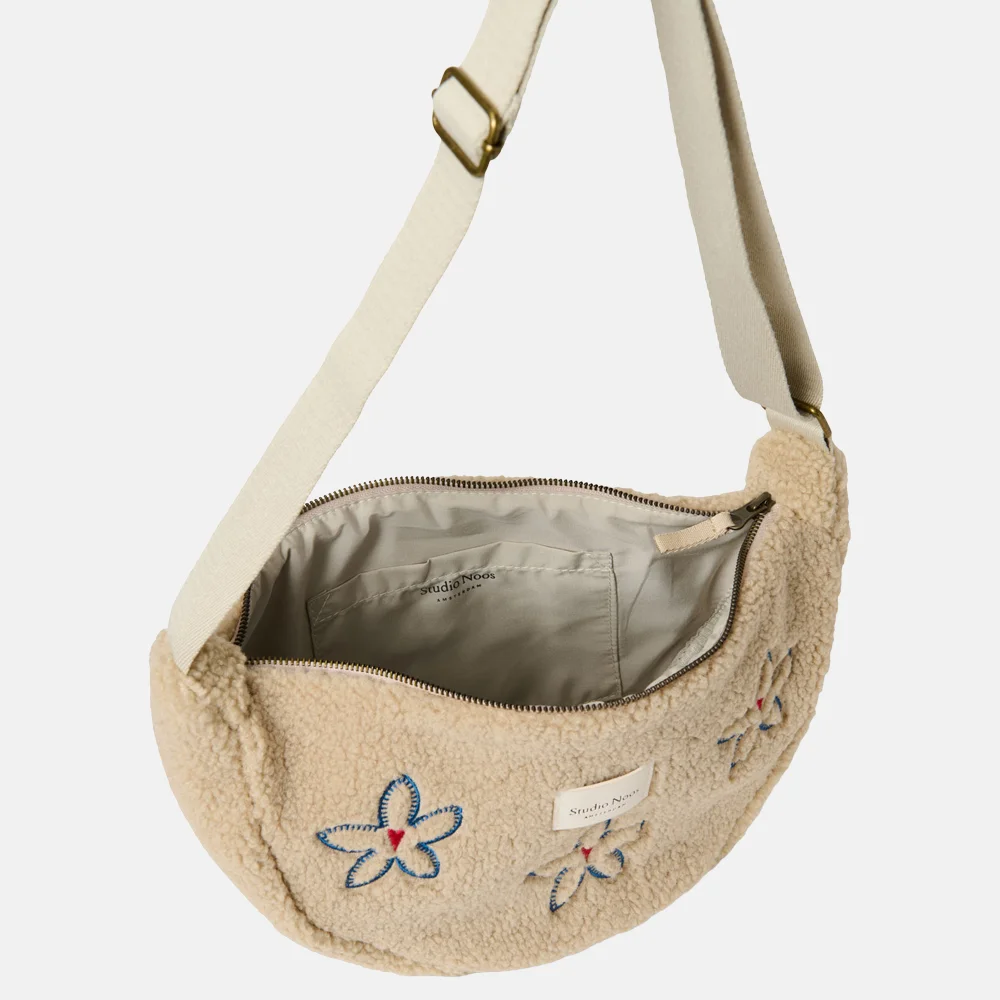 Studio Noos Teddy Embroidery adult fanny pack crossbody tas ecru bij Duifhuizen