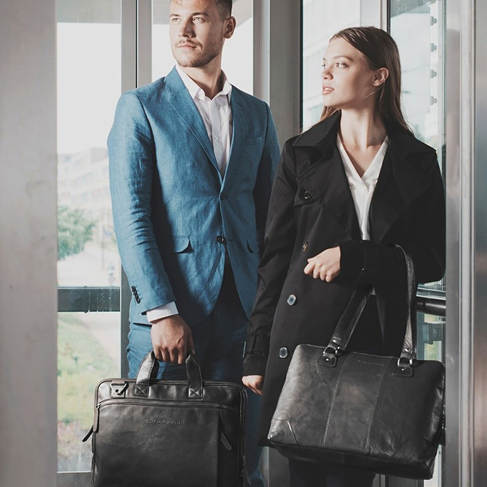 Chesterfield Manuel laptoptas 15.4 inch black bij Duifhuizen