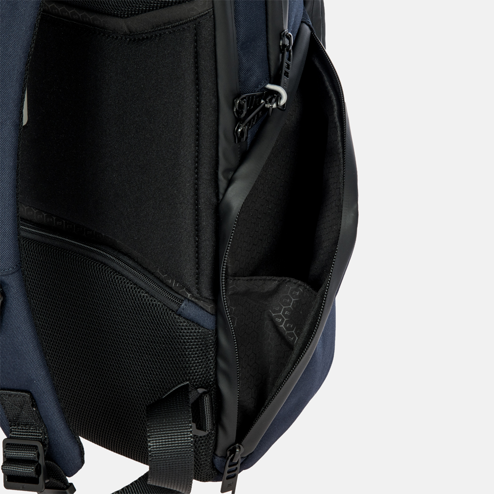 Porsche Design Urban Eco rugzak 15 inch blue bij Duifhuizen Porsche Design Urban Eco rugzak 15 inch blue bij Duifhuizen