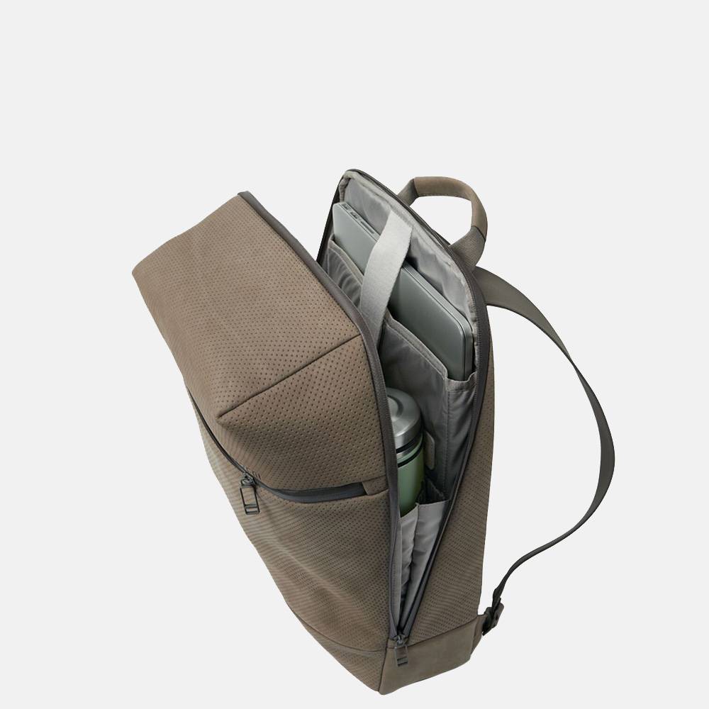 Salzen Savvy Leather rugzak 15.6 inch weims taupe bij Duifhuizen