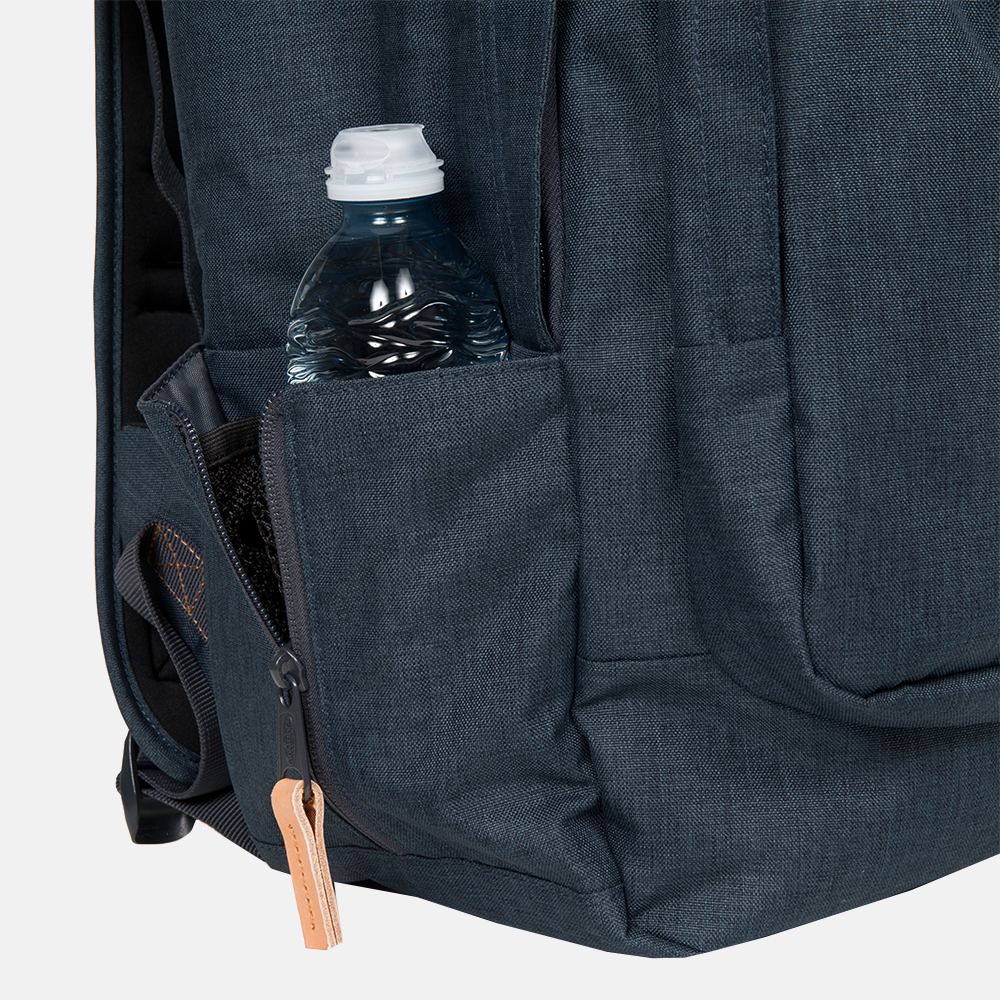 Eastpak Smallker rugzak 14 inch triple denim bij Duifhuizen