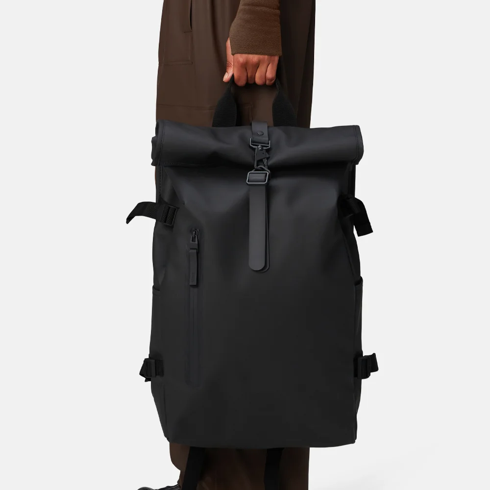 Rains Rolltop rugzak large 15 inch black bij Duifhuizen
