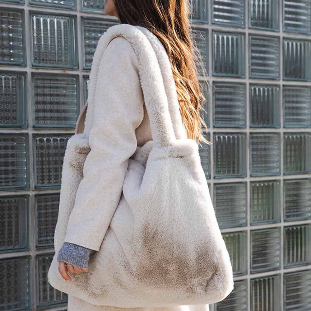 Studio Noos faux fur Mom-Bag shopper neutral bij Duifhuizen