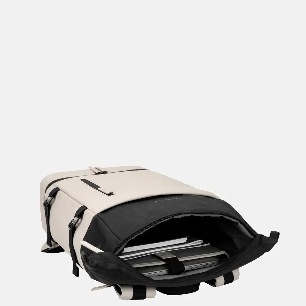 Kapten & Son Helsinki 17.3 inch rugzak cream/black bij Duifhuizen