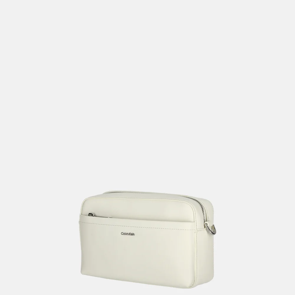 Calvin Klein must convertible camera bag crossbody tas chalk bij Duifhuizen