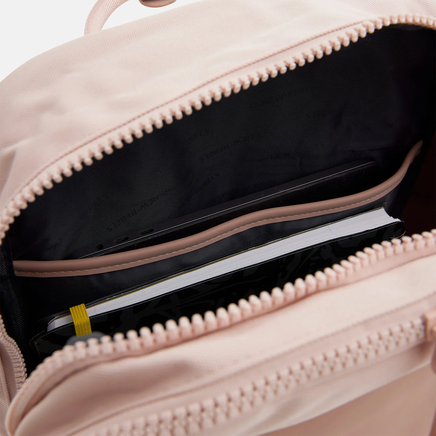 New Rebels Bruce laptoprugzak 15 inch old pink bij Duifhuizen