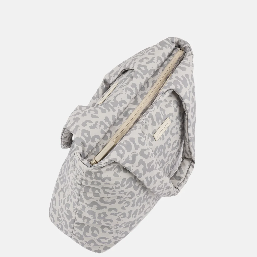 Kapten & Son Skara Cloud shopper 14 inch leopard sandstone bij Duifhuizen