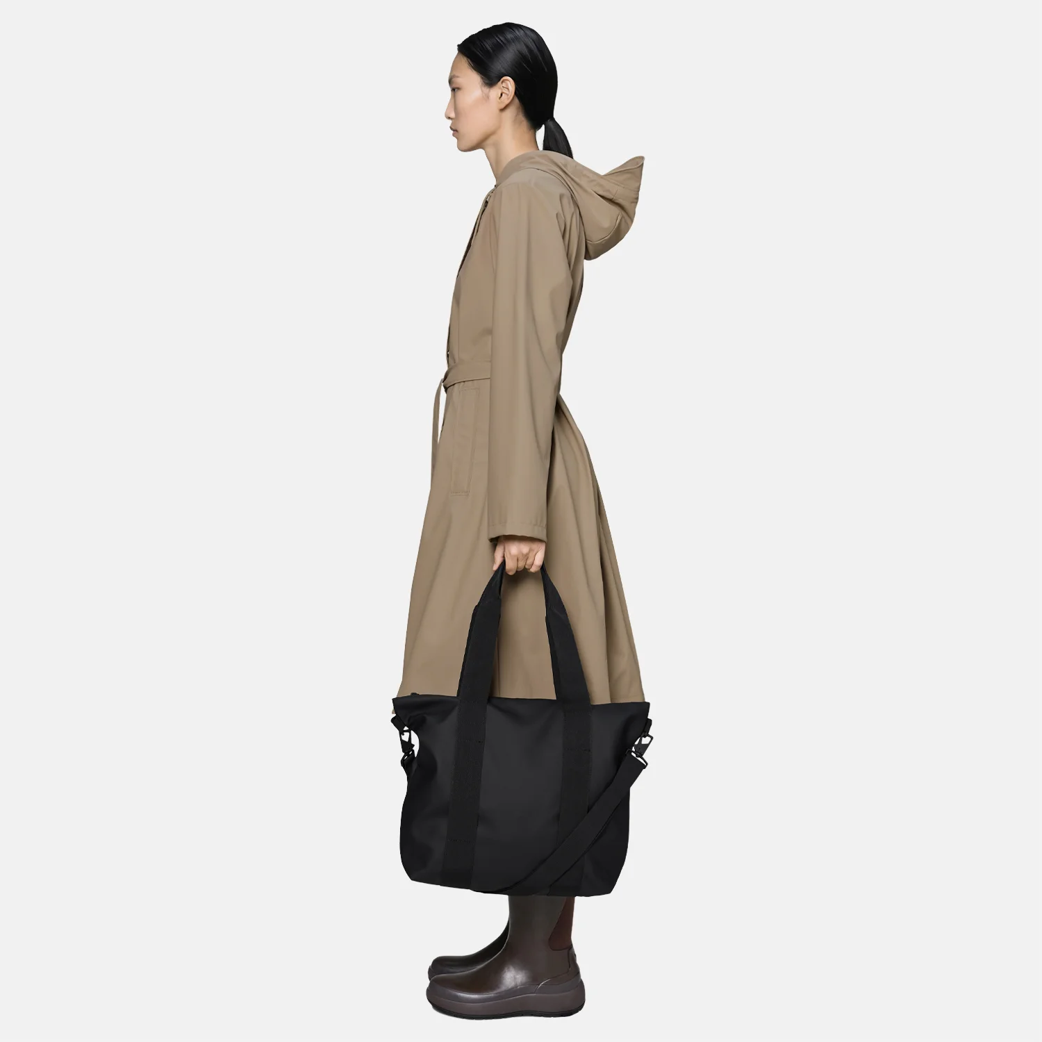 Rains Tote Bag shopper black bij Duifhuizen