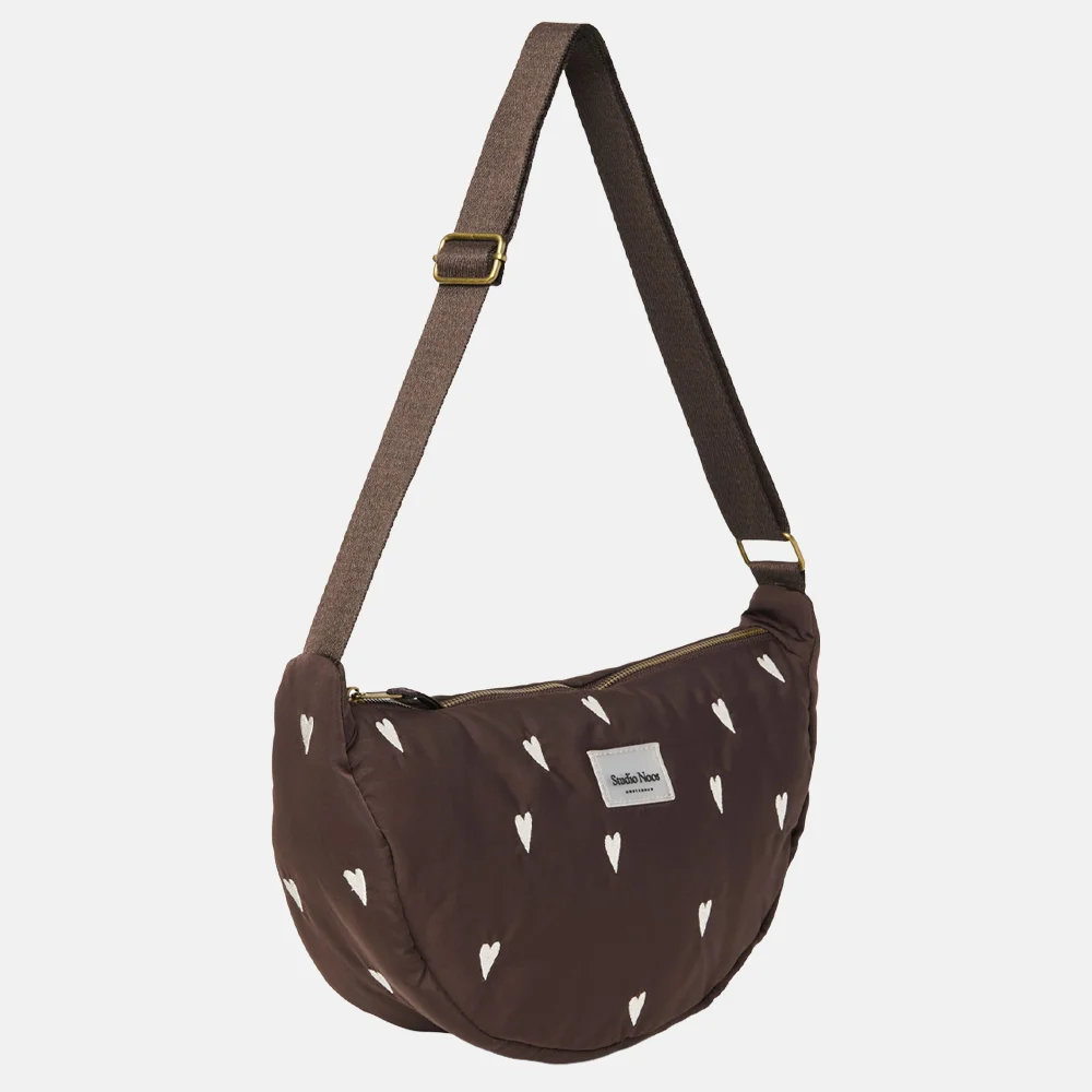 Studio Noos Puffy Adult fannypack crossbody tas brown hearts bij Duifhuizen