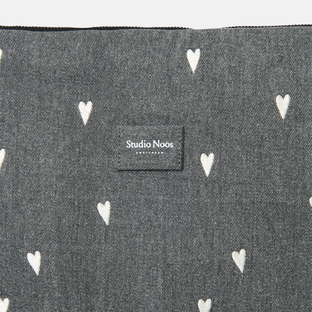 Studio Noos Denim Hearts luiertas grey denim bij Duifhuizen