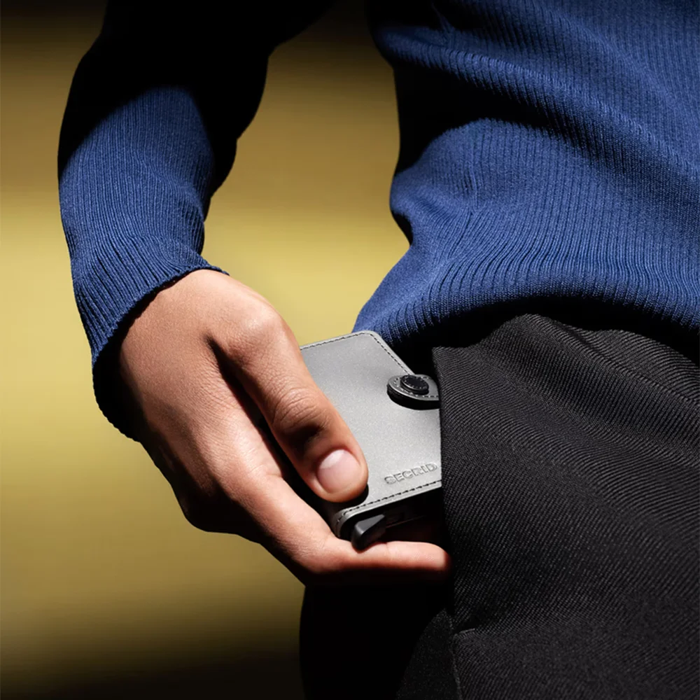 Secrid Miniwallet pasjeshouder matte satin steel bij Duifhuizen
