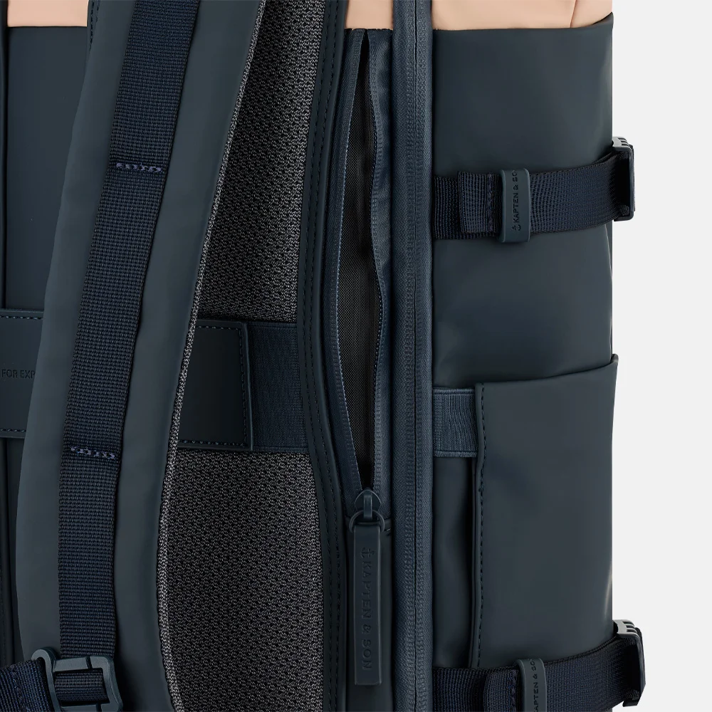 Kapten & Son Helsinki pro rugzak 15 inch navy blush bij Duifhuizen