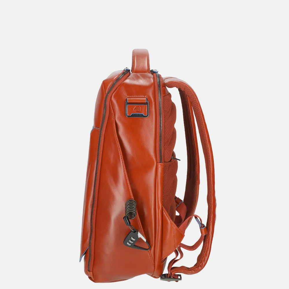 Piquadro Blue square laptoprugzak 15 inch arancio bij Duifhuizen