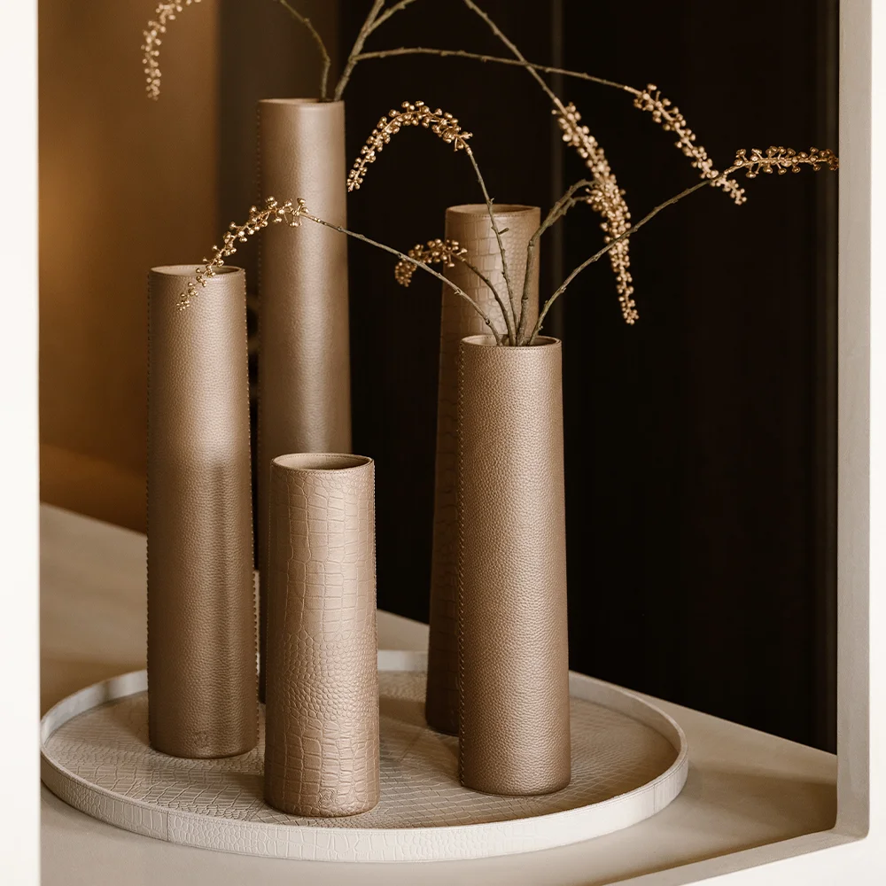 Chamada leren vaas effen L koper bij Duifhuizen