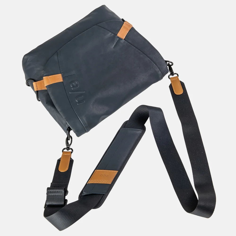 Aunts and Uncles Japan Sendai schoudertas night navy bij Duifhuizen