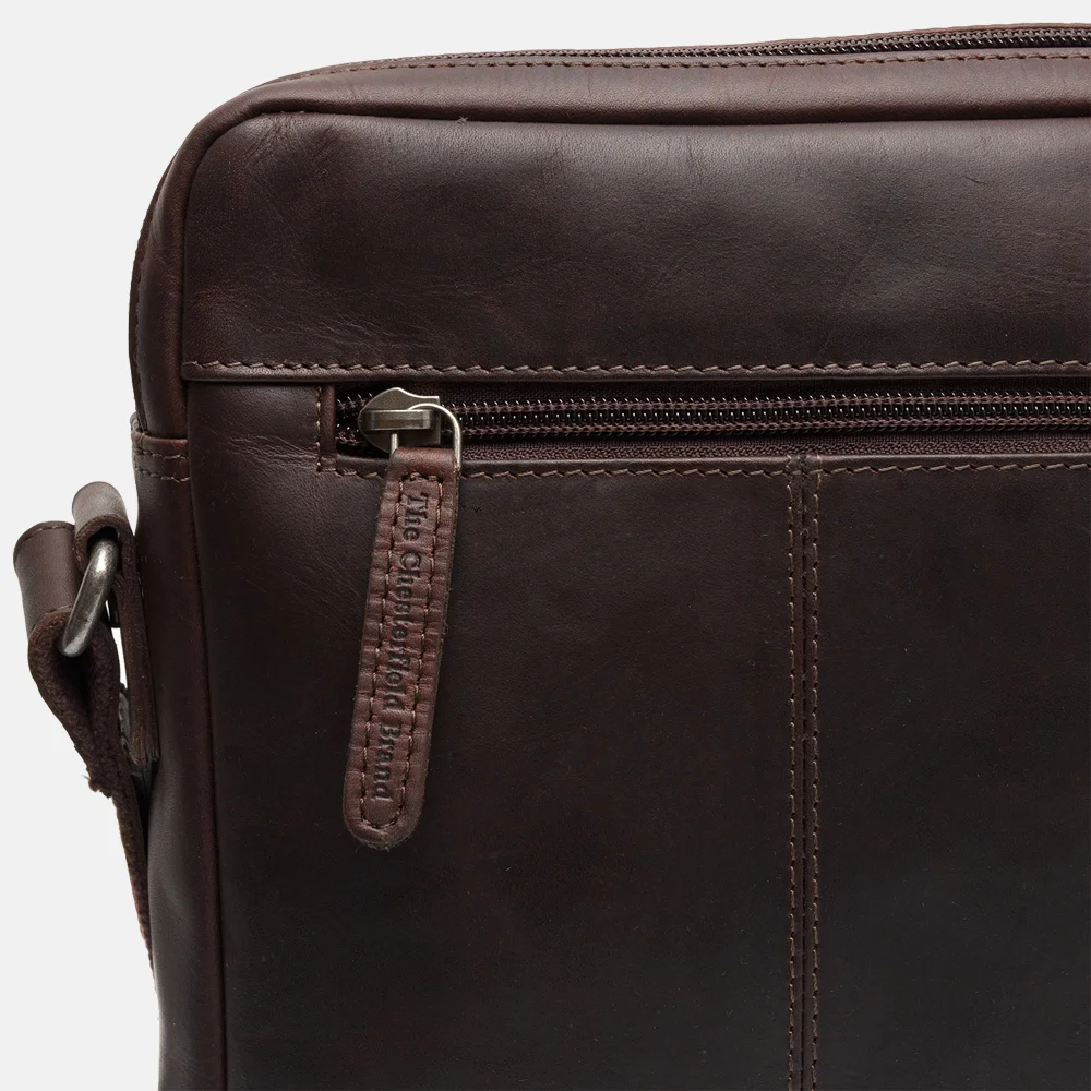 Chesterfield Arnhem schoudertas M brown bij Duifhuizen