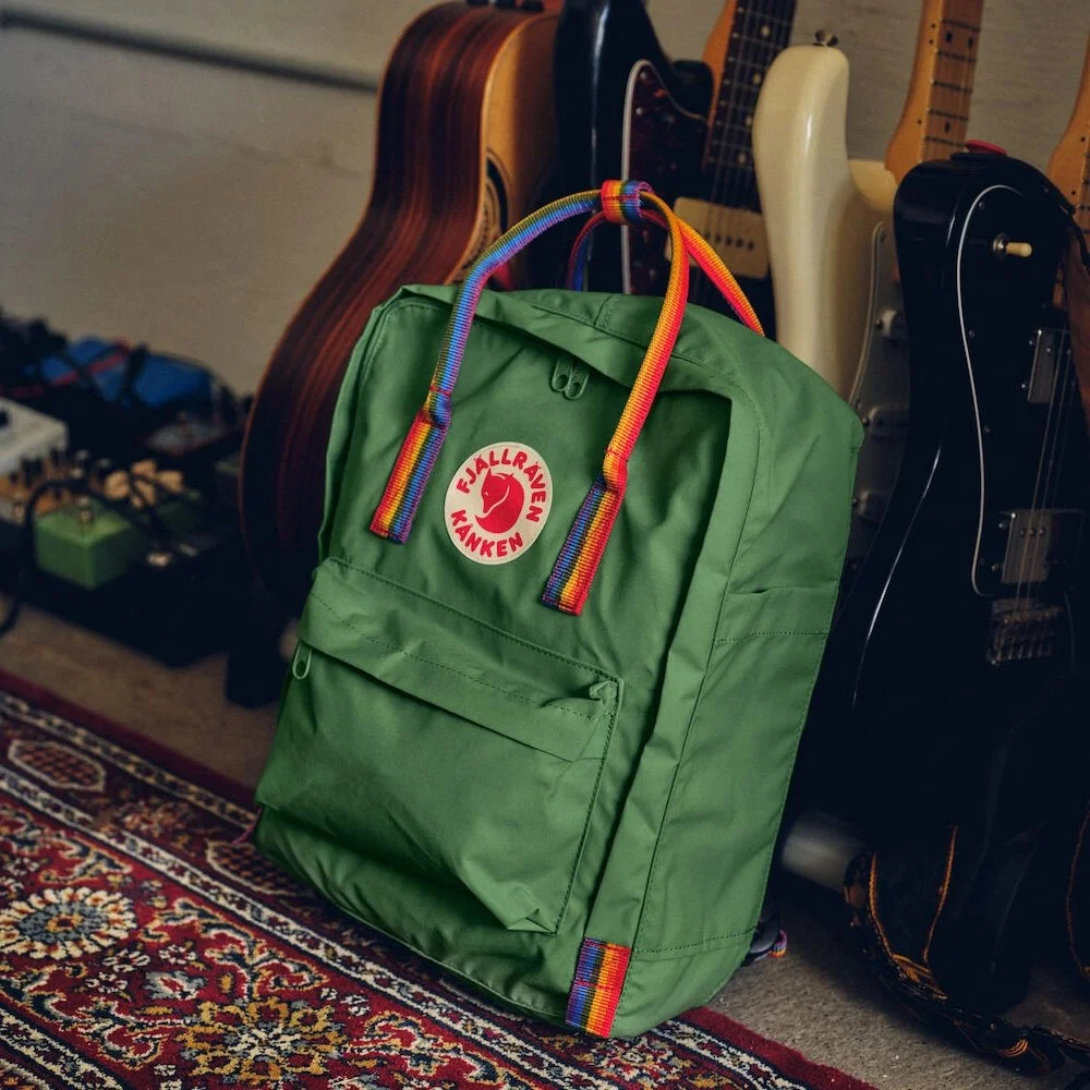 Fjallraven Kanken Rainbow rugzak spruce green bij Duifhuizen