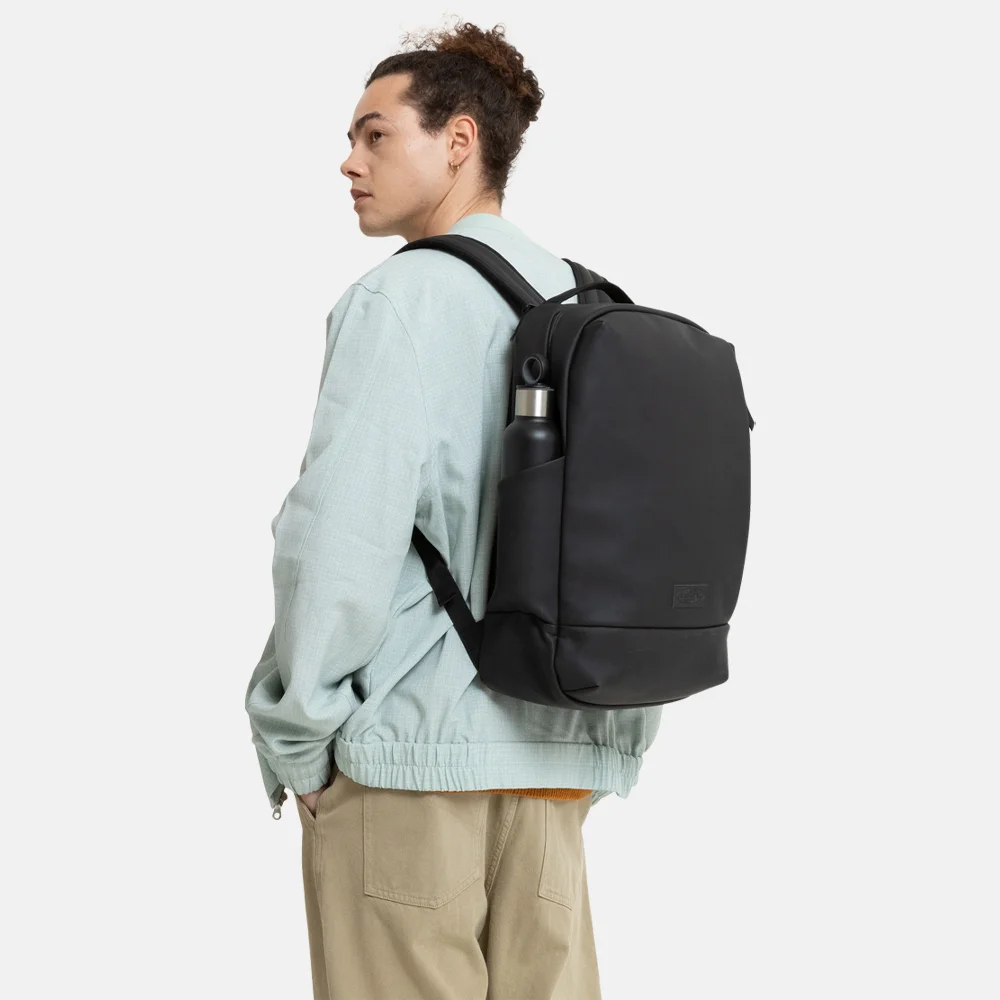 Eastpak Tecum F Cnnct rugzak 15 inch matte black bij Duifhuizen