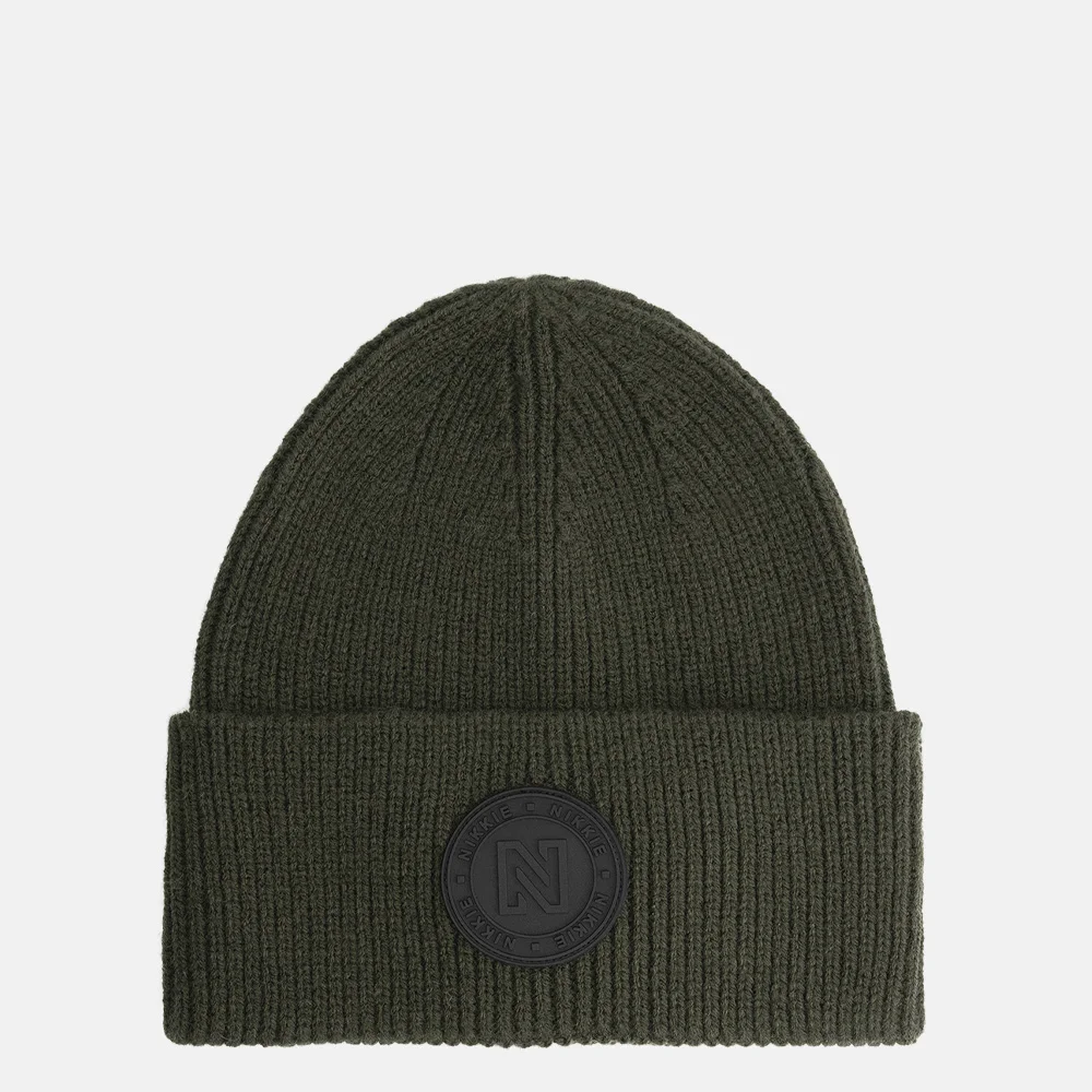 Nikkie Round Patch beanie forest green bij Duifhuizen