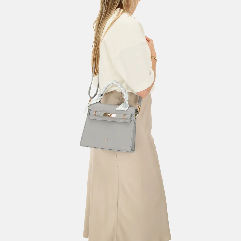 Charm London The Hamptons handtas S light blue bij Duifhuizen