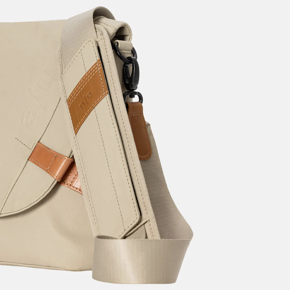 Aunts and Uncles Japan Sendai schoudertas nomad bij Duifhuizen