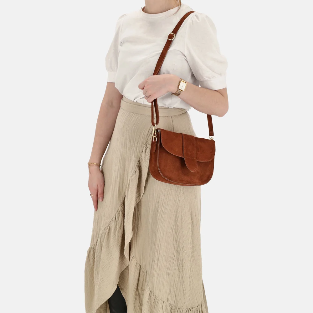 Charm London crossbody tas cognac bij Duifhuizen