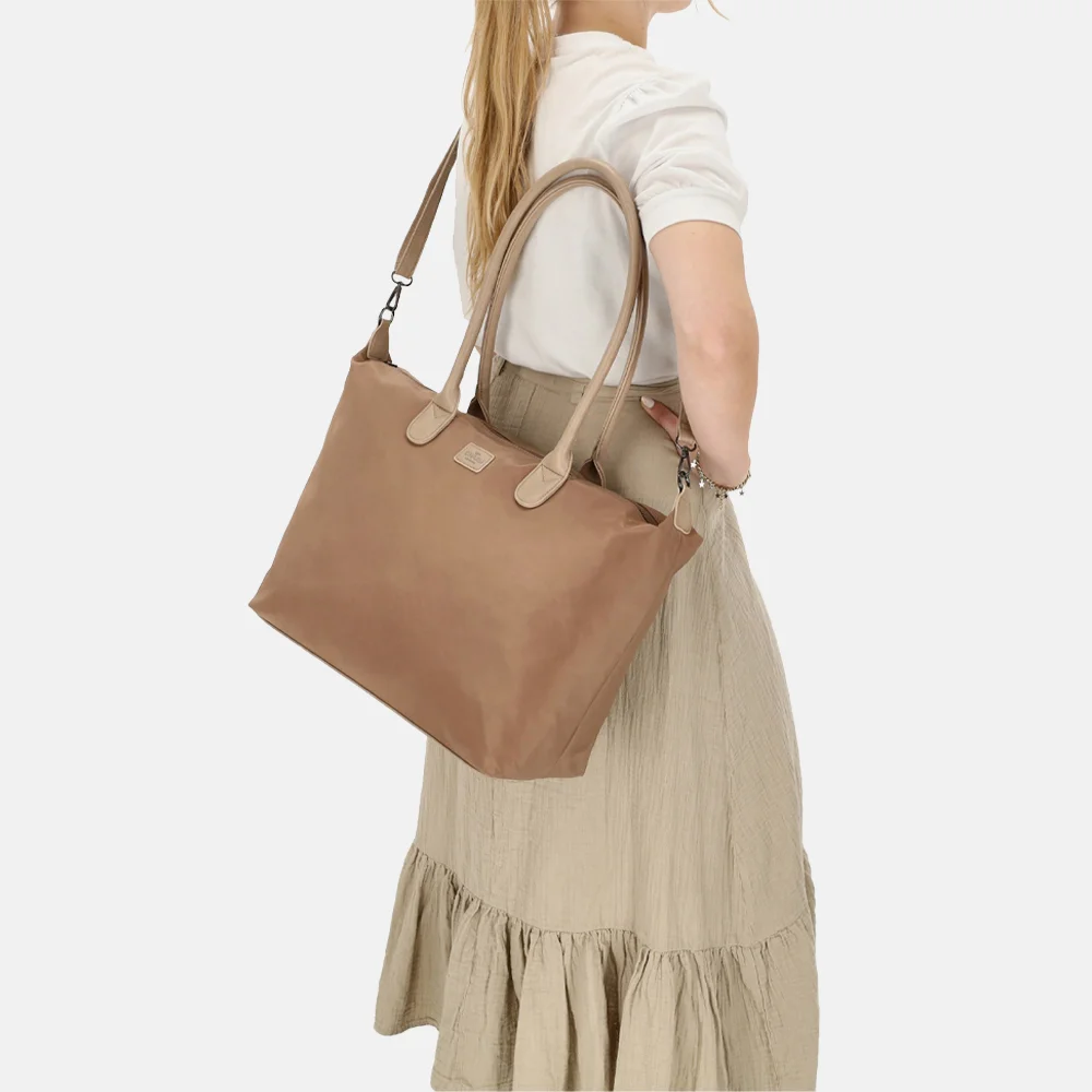 Charm London Buckingham Mono shopper met 15.6 inch laptopvak L lichttaupe bij Duifhuizen