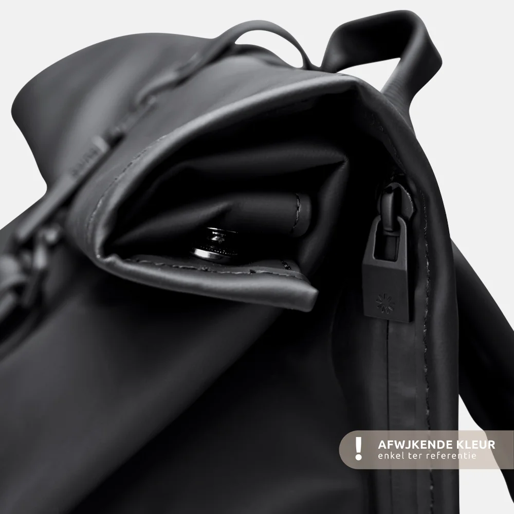 Rains Roll-top rugzak 15 inch matrix bij Duifhuizen