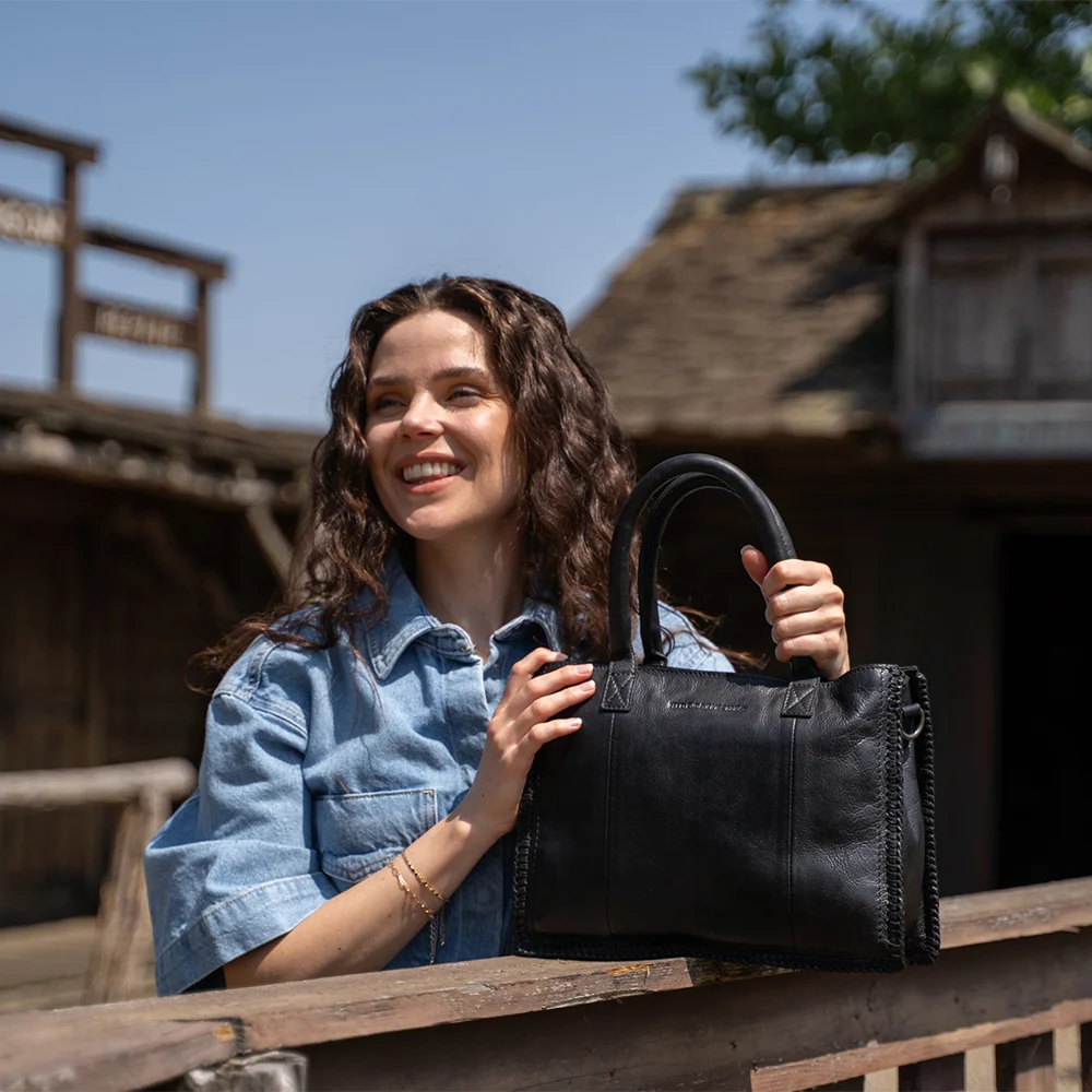 Hide & Stitches Country handtas M zwart bij Duifhuizen