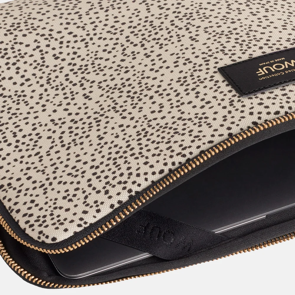Wouf Vivianne laptophoes 15/16 inch Dots bij Duifhuizen