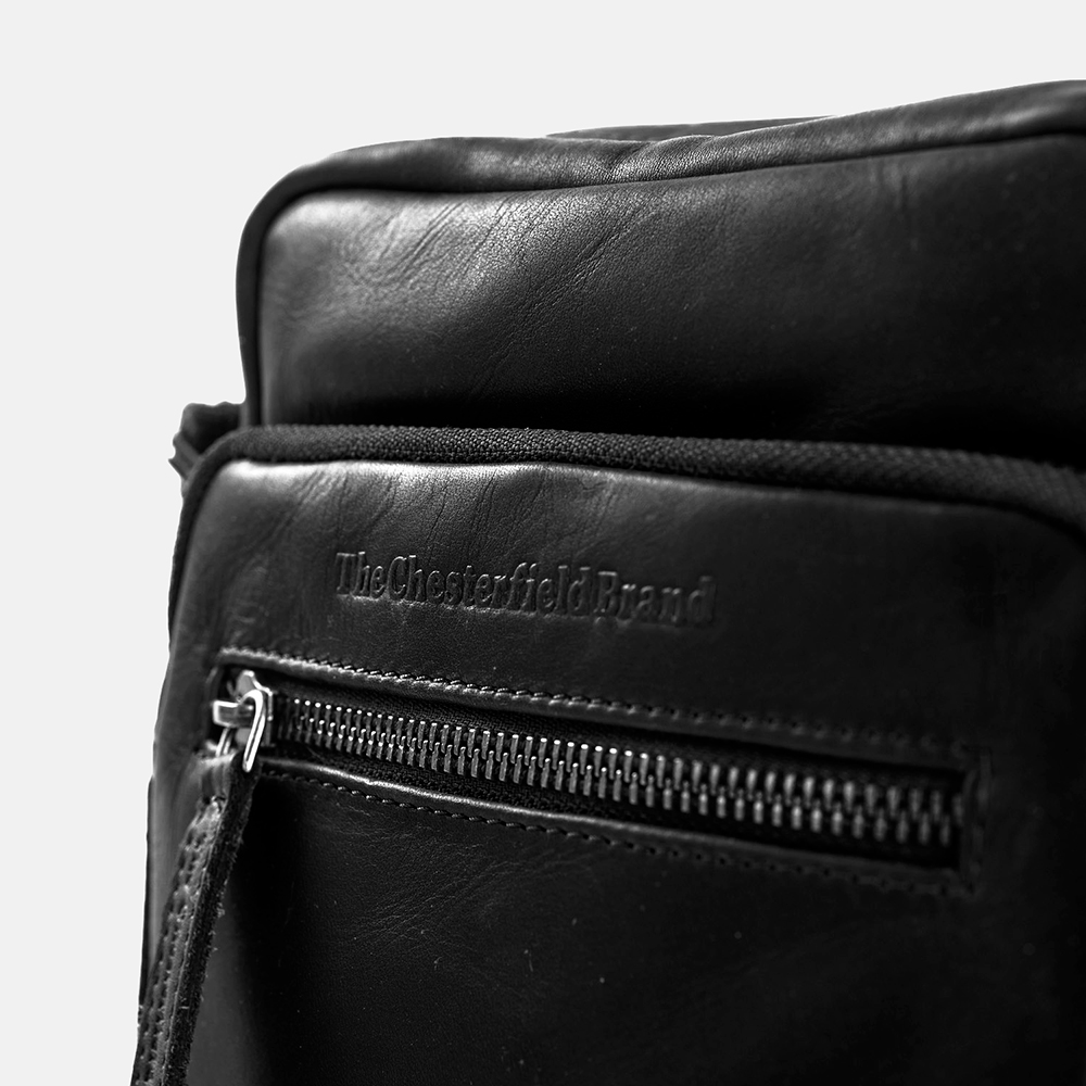 Chesterfield Birmingham schoudertas black bij Duifhuizen