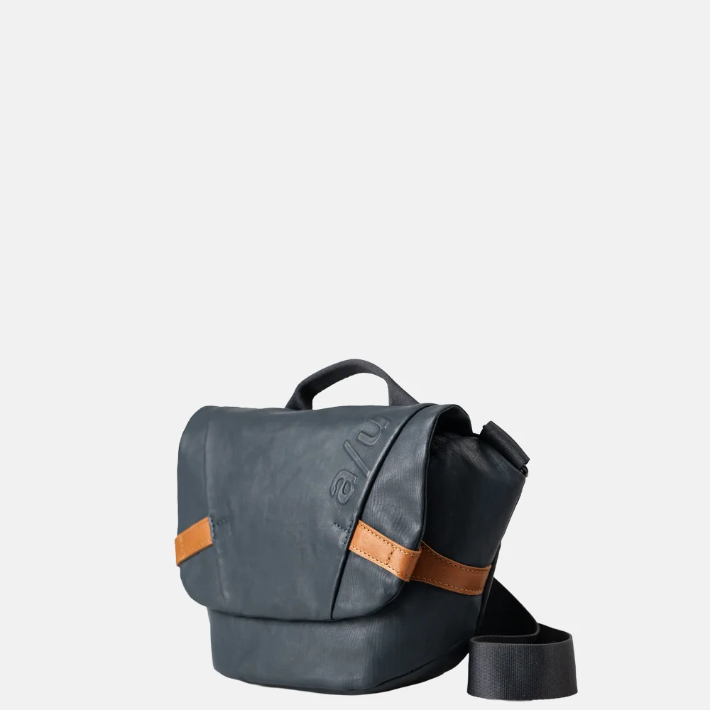 Aunts and Uncles Kazo crossbody tas night navy bij Duifhuizen