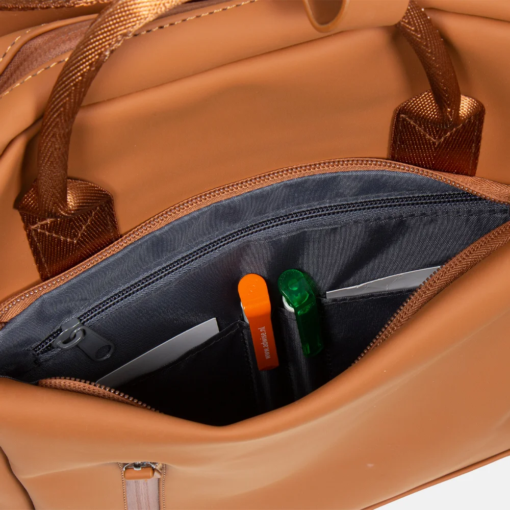 New Rebels Harper rugzak 13.3 inch cognac bij Duifhuizen