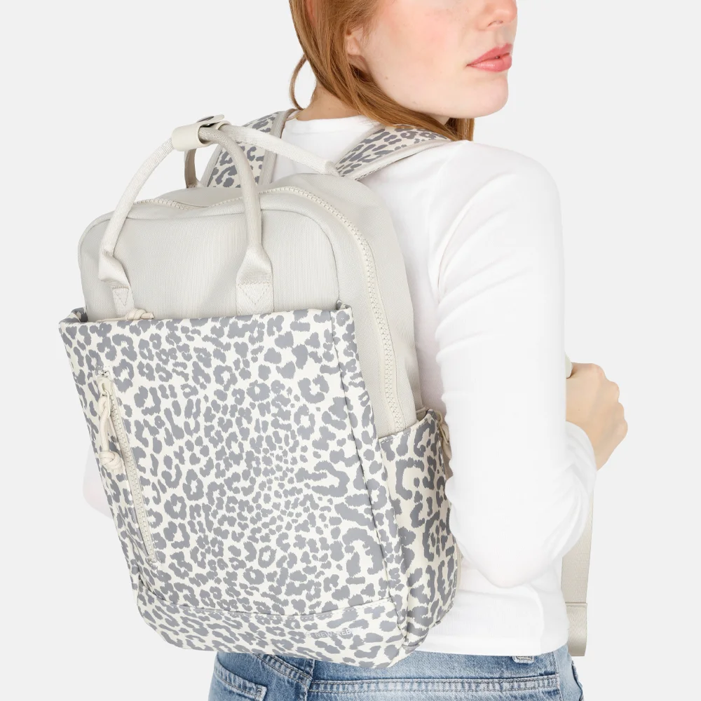 New Rebels Urban Miami laptoprugzak 13 inch beige leopard bij Duifhuizen