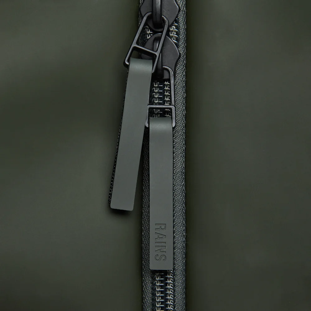 Rains Travelbag Small reistas 54 cm green bij Duifhuizen