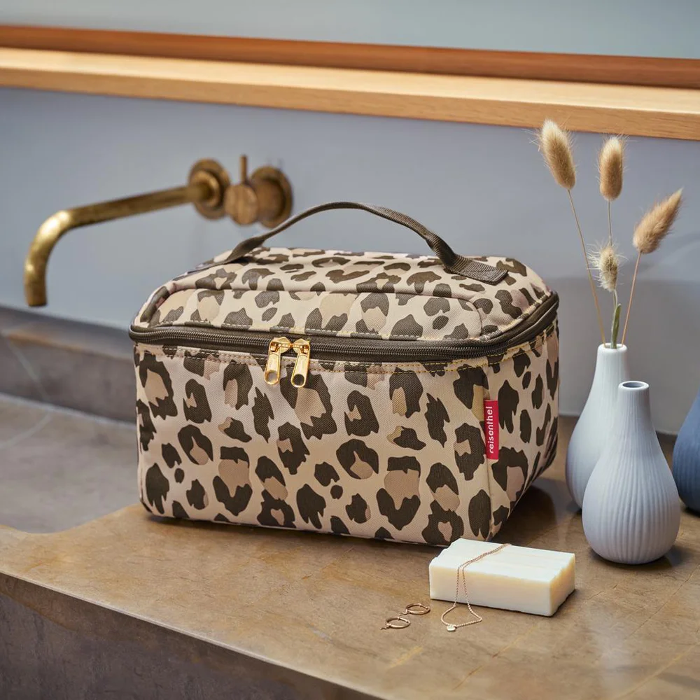Reisenthel beautycase leo macchiato bij Duifhuizen
