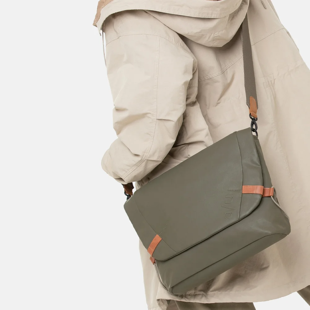 Aunts and Uncles Matsumoto schoudertas fallen rock bij Duifhuizen