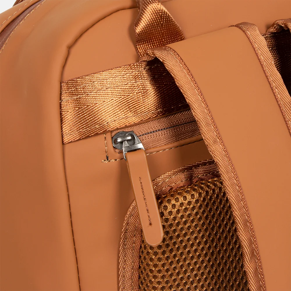 New Rebels Harper rugzak 13.3 inch cognac bij Duifhuizen